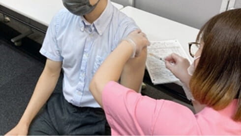 新型コロナワクチン職域接種の実施　写真